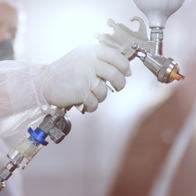 Reparación ágil con pintura de vehículos | retoque con pintura de vehículos en Recambios Centro retoque con pintura de vehículos en Recambios Centro | Reparación ágil con pintura de vehículos