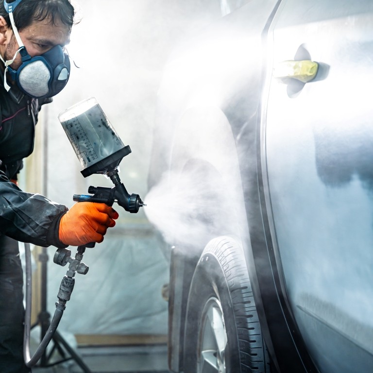 Resultado final con pintura de coche de alto brillo | vehículo pintado con pintura de coche en Recambios Centro vehículo pintado con pintura de coche en Recambios Centro | Resultado final con pintura de coche de alto brillo